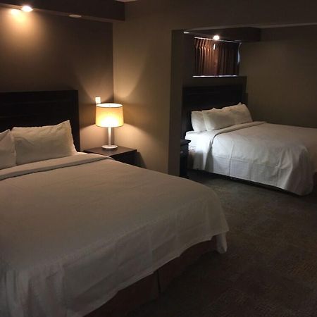 Express By Canad Inns Winnipeg Buitenkant foto