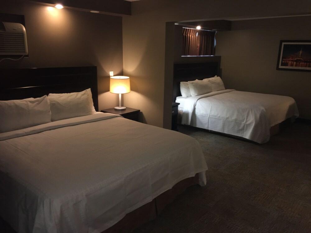 Express By Canad Inns Winnipeg Buitenkant foto