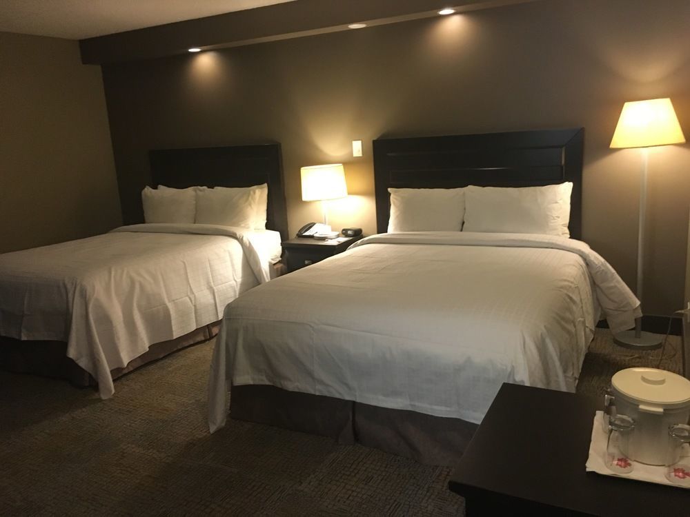 Express By Canad Inns Winnipeg Buitenkant foto