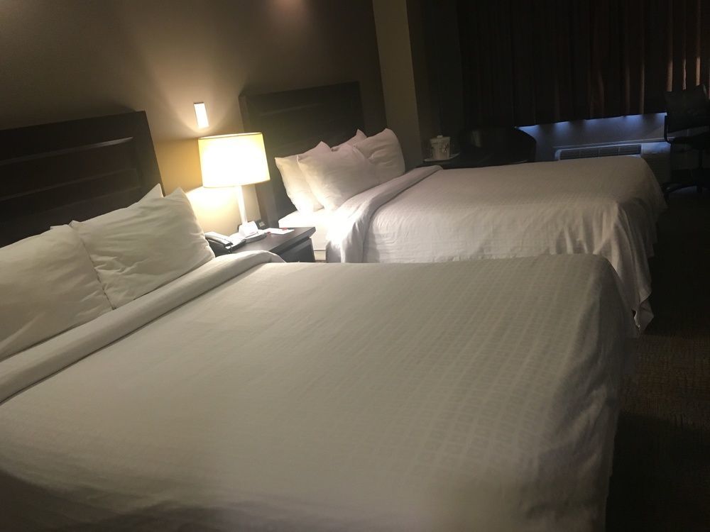 Express By Canad Inns Winnipeg Buitenkant foto